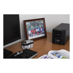 SMT750IC | APC Smart-UPS, Line Interactive, 750VA, Tower, 230V, 6x IEC C13 outlets, SmartConnect Port+SmartSlot, AVR, LCD